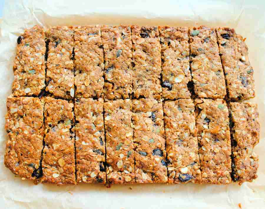 oats-and-dried-fruit-bars-recipe-cuisine-fiend